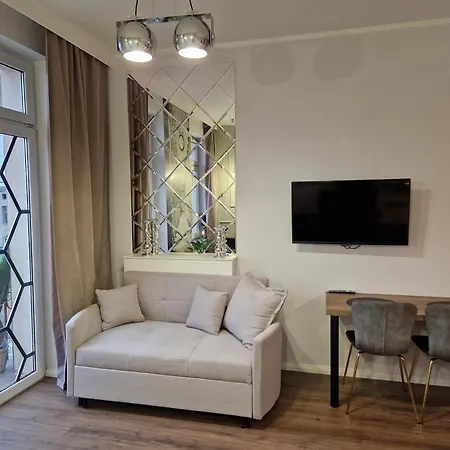 Polonia Apartment *